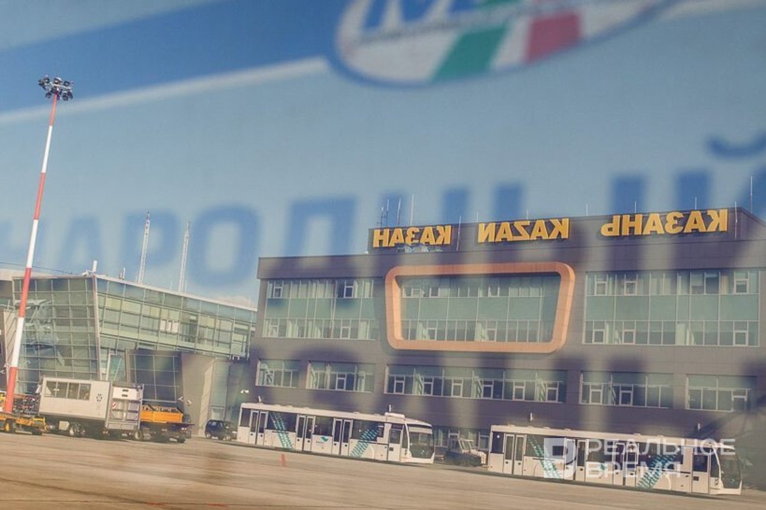 В Казани задерживаются рейсы нескольких авиакомпаний По данным онлайн табло не по расписанию прилетают и вылетают 14 самолетов а одни из самых больших задержек ожидаются у рейсов в Санкт Петербург и из Москвы rv shorts