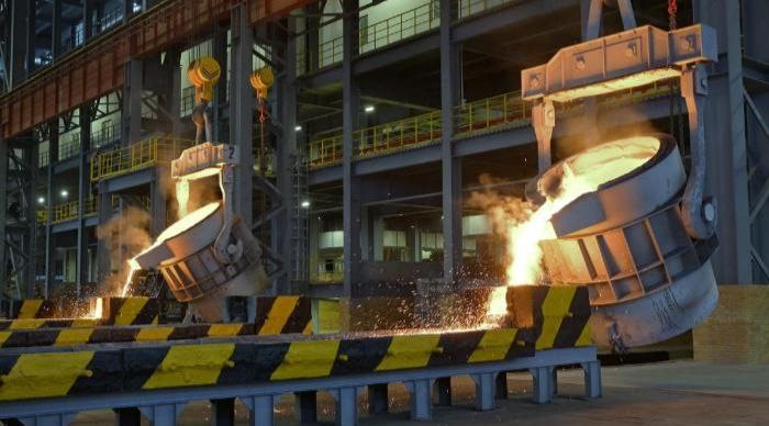 На северо востоке Казахстана запустили ферросплавный завод за 177 4 млн В городе Экибастузе в Павлодарской области Казахстана ввели в эксплуатацию завод по производству ферросилиция EkibastuzFerroAlloys сообщил региональный акимат областная госадминистрация Стоимость проекта составляет 92 млрд тенге 177 4 млн Мощности предприятия позволяют ежегодно выпускать до 240 тысяч тонн ферросилиция сплава железа и кремния марки FeSi75 ℹ За девять месяцев 2024 года Казахстан поставил за рубеж ферросплавы на 1 61 млрд Это 2 8 от общей суммы экспорта казахстанской продукции за этот период Читайте также ЕС вводит квоты на импорт стали из Казахстана Китая и Индии Logistan info Логистика Экономика