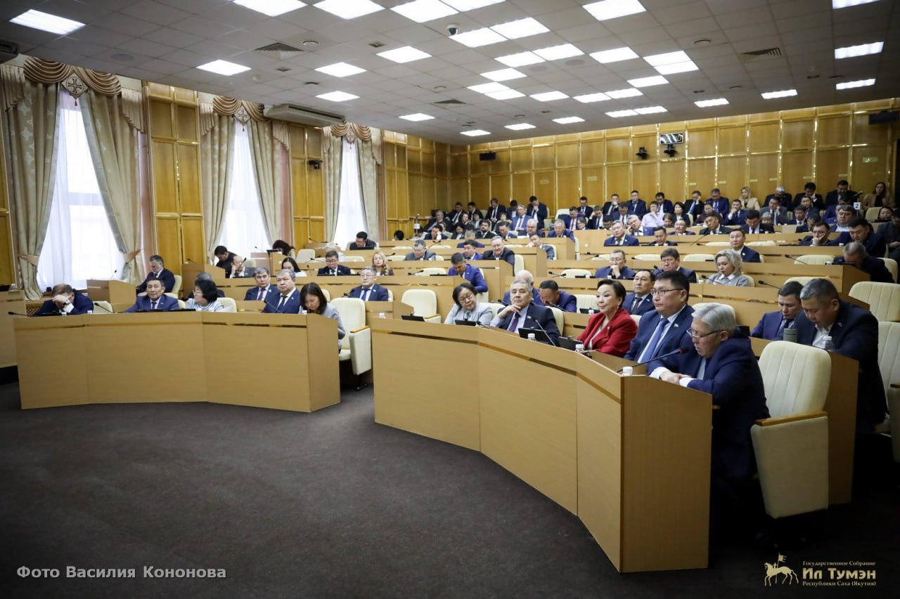 Министр Елена Волкова социальный блок бюджета Якутии усилен на 533 млн рублей На XV очередном пленарном заседании парламента Якутии в ходе утверждения бюджета республики на 2026 2028 годы по линии госпрограммы Социальная поддержка граждан объем ассигнований увеличен на 533 млн рублей Средства будут направлены на исполнение социальных обязательств по мерам поддержки семей с детьми а также на помощь отдельным категориям граждан Подробнее ulusmedia Читайте нас в MAX