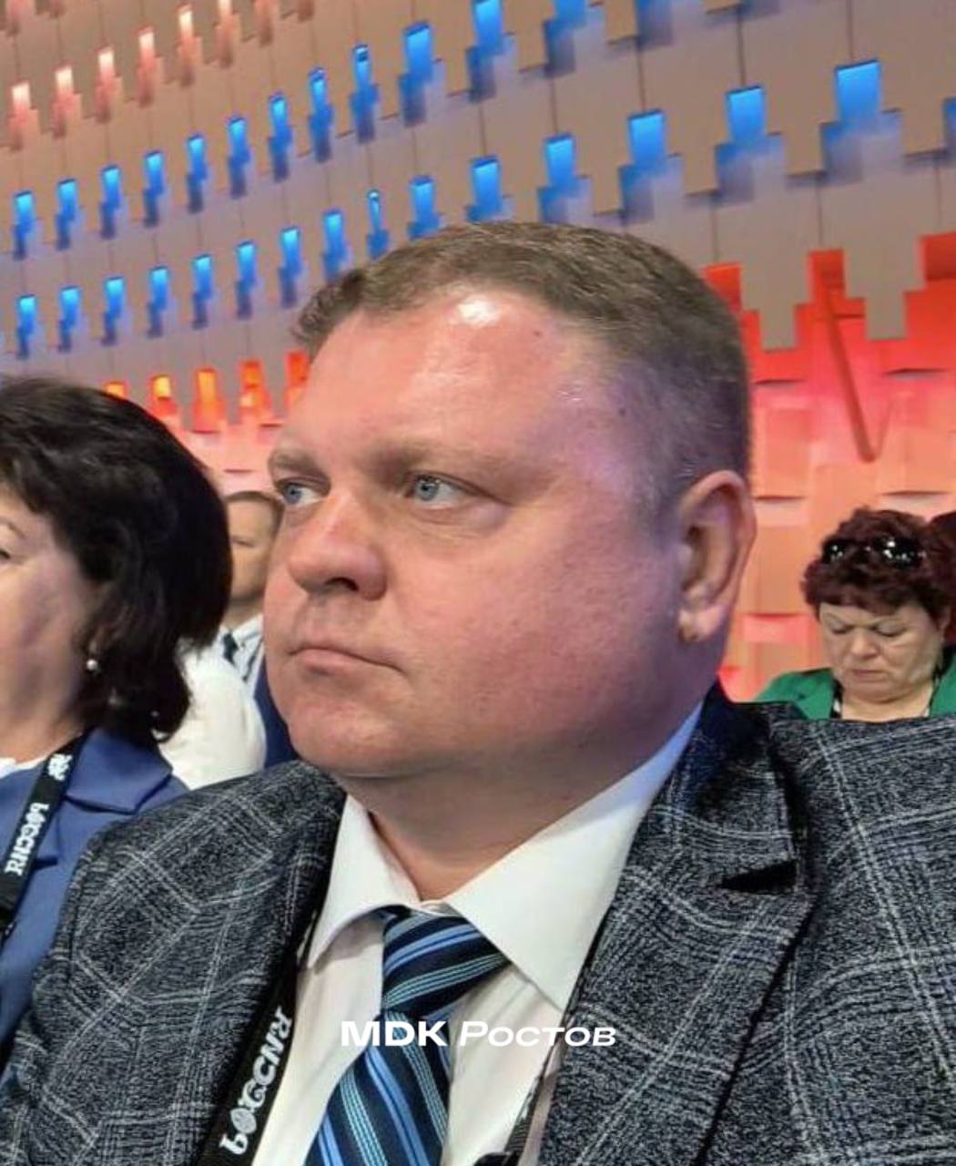 Сегодня утром задержали главу Миллеровского района. Олега Коваленко подозревают в превышении полномочий По данным следствия, он отдал школьные газовые котельные частной компании «Донтеплоэнерго» — без конкурса и нужных процедур. Ущерб оценивают в 25 миллионов рублей. MDK Ростов