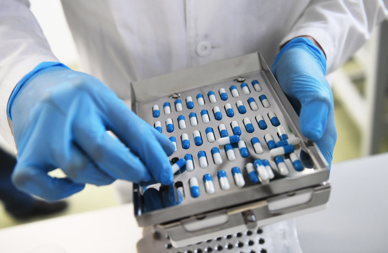 Правительство продлило упрощенный порядок регистрации лекарств и медицинских изделий Упрощенная регистрация для отдельных лекарственных препаратов будет действовать до 1 января 2036 года Для наиболее востребованных медицинских изделий до 31 декабря 2028 года ℹ Упрощенная регистрация позволяет быстрее выводить лекарства и медицинские изделия на рынок не допускать их дефицита и перебоев с поставками Подписаться на Правительство России в MAX