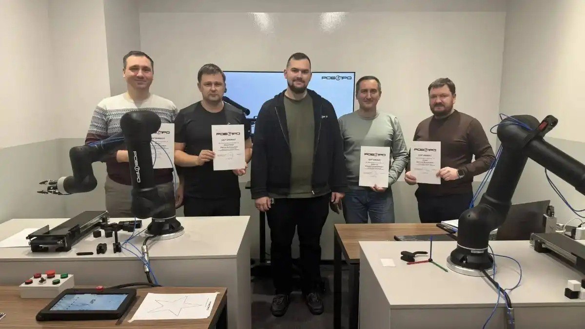 Специалисты СтГАУ освоили программирование коллаборативных роботов для цифровизации АПК Коллектив Ставропольского государственного аграрного университета успешно завершил двухдневный интенсивный курс по программированию коллаборативных роботов компании РОБОПРО сОбучение прошло в рамках реализации проекта научного центра мирового уровня Агроинженерия будущего Подробнее рассказываем