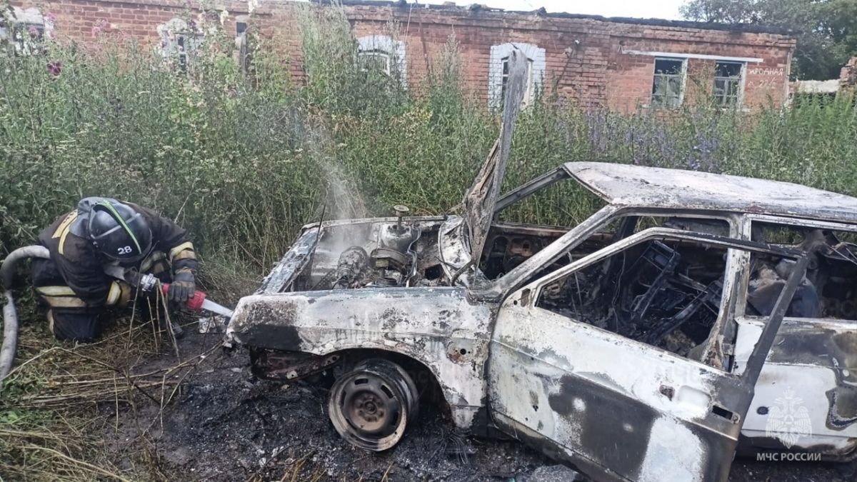 В Новосильском районе тотально сгорела машина Накануне в Новосильском районе по неизвестной пока причине сгорел автомобиль ВАЗ. Об этом сообщили в МЧС. ↗ Прислать новость Подписаться