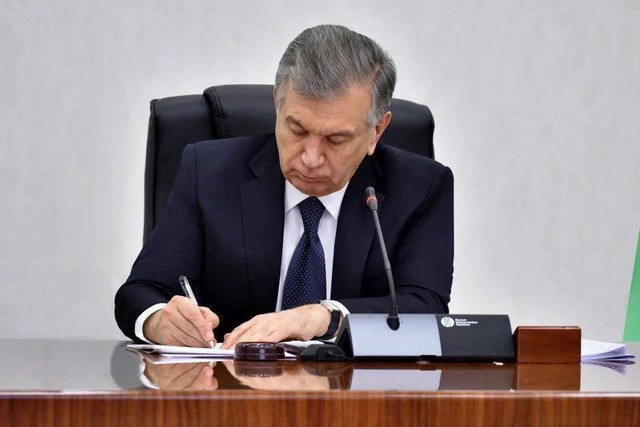 Узбекистан смягчает ответственность менеджеров за лицензионные В Узбекистане смягчают ответственность для руководителей компаний за нарушения в сфере лицензирования и разрешительных процедур Соответствующие нормы закреплены в указе президента Шавката Мирзиёева от 14 ноября в котором также предусмотрено внедрение принципа Начать бизнес за 15 минут English O zbek tilida Ўзбек тилида На русском iOS Android