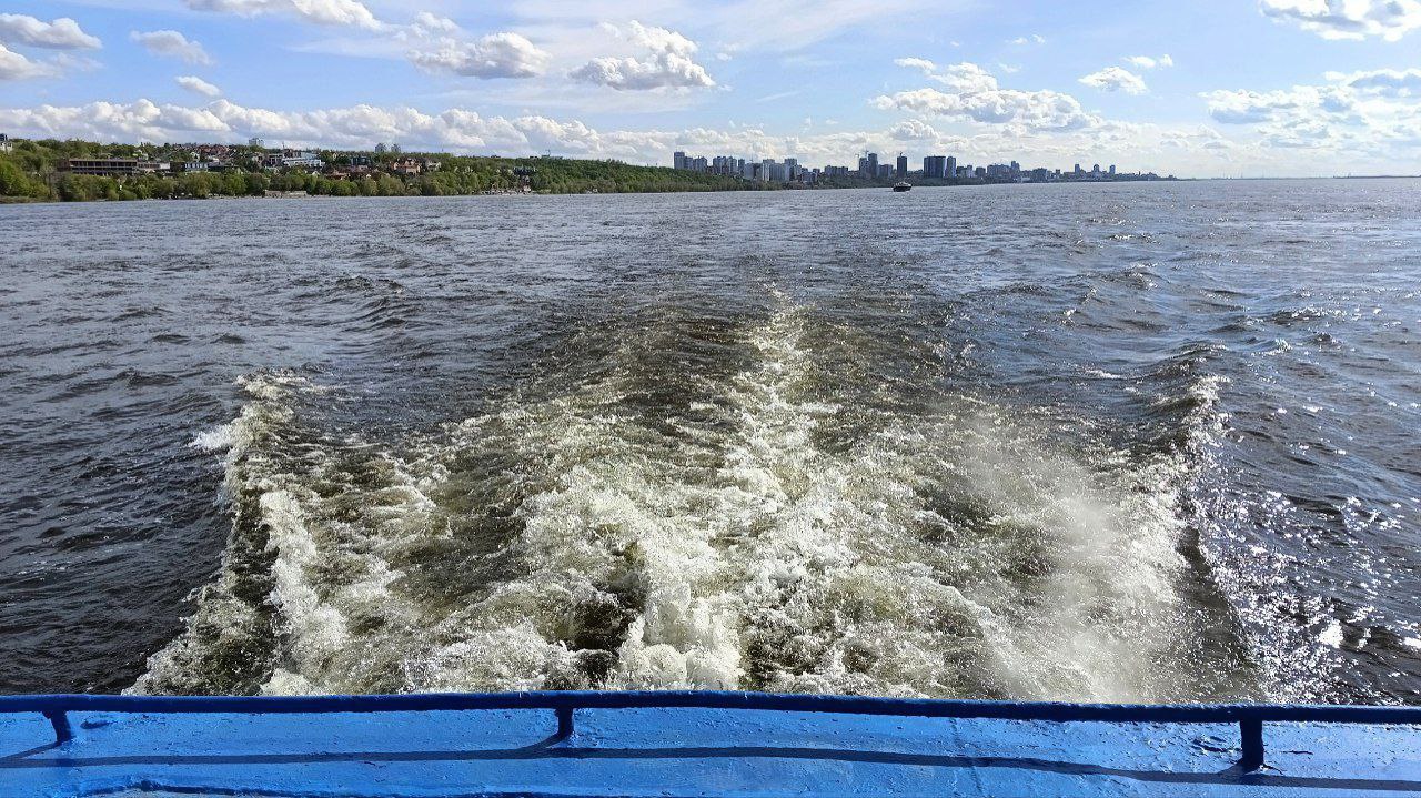 В Самарской области приостановили движение судов на пригородных маршрутах Причина - сильный ветер. Об этом сообщили в компании-перевозчике. Будьте внимательны при планировании поездки! SOVAINFO Прислать новость Больше новостей - на sovainfo.ru