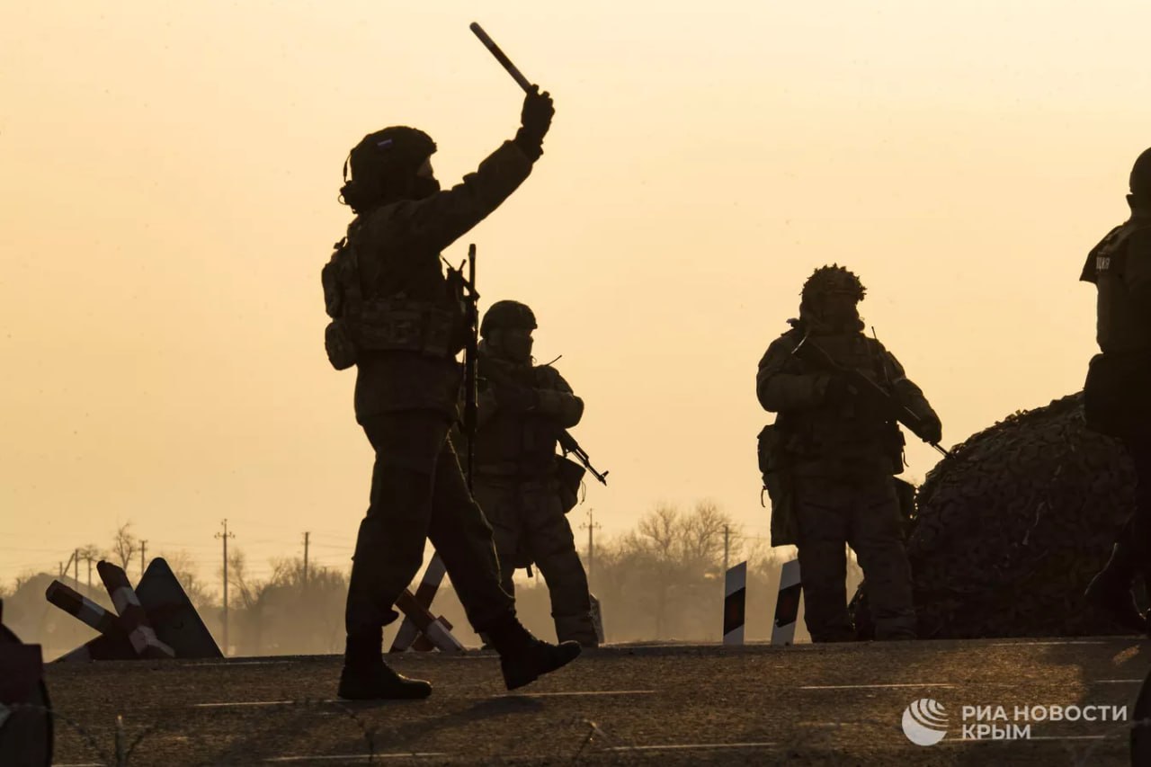 В Советском районе пройдут учения по антитеррору Тренировки проведут 14 ноября с 9 00 до 18 00 в селе Черноземное Улицы будут перекрыты а население эвакуируют Об этом сообщил глава райадминистрации Александр Харламов В ходе тренировки будет оценена способность оперативных служб эффективно реагировать на потенциальную террористическую угрозу говорится в сообщении 0   Подписаться на РИА Новости Крым в Telegram MAX VK