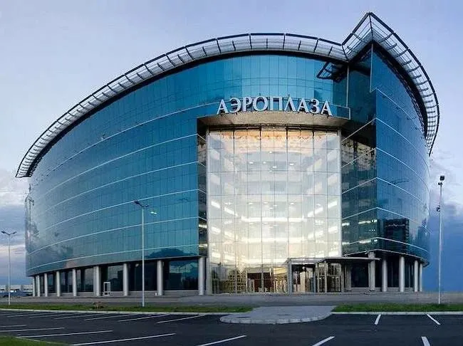 Продавец бытовой техники арендовал офис площадью 3000 кв м рядом с Пулково Продавец бытовой техники Giper fm арендовал 3000 кв м в бизнес центре Аэроплаза в деловой зоне Пулково Об этом сообщает консультант сделки Maris Компания работает с такими брендами как Samsung Tefal Haier Delonghi Hansa и другие Речь идет о полном цикле e commerce и маркетплейсменте Яндекс карты Telegram Max