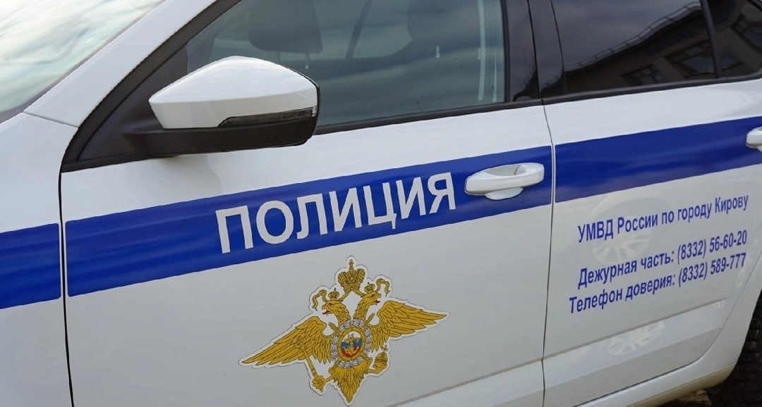 В полиции составили список организаций, названия которых мошенники используют, чтобы обманом получить у людей коды для входа в личные кабинеты на портале Госуслуг. А также основные уловки злоумышленников: Энергосбыт — «замена электросчетчика»; Ростелеком — «продление договора на телефон»; Операторы мобильной связи — «продление договора на мобильный телефон»; Почта России — «получение посылки или письма»; Пенсионный фонд старое название, сейчас — Социальный фонд — «перерасчёт пенсии»; Поликлиники — «запись на обследование или к врачу»; Маркетплейсы — «получение заказа»; Управляющая компания — «замена ключа от домофона»; Суды — «перенос судебного заседания». Напомним, лучший способ защититься от мошенников — не отвечать на звонки с неизвестных номеров.