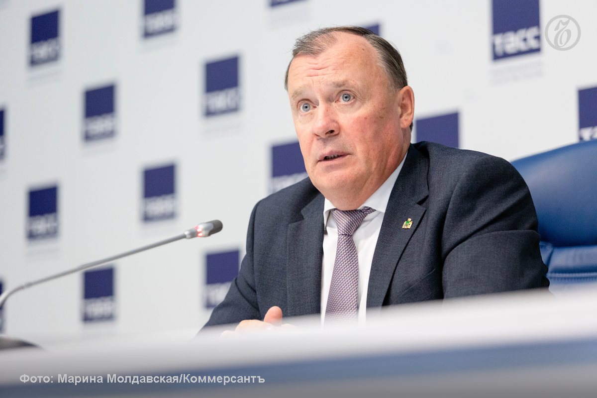 Количество кандидатов на пост мэра Екатеринбурга сократилось до четырех Как сообщили в департаменте информационной политики региона руководитель реготделения Новых людей Ирина Виноградова и предприниматель участник СВО Владимир Кузнецов выдвинут от ЛДПР не получили одобрения Так комиссия по отбору кандидатов на пост главы Екатеринбурга рекомендовала губернатору Свердловской области Денису Паслеру внести на рассмотрение городской думы следующих кандидатов  действующего мэра Алексея Орлова  мэра Сысерти Дмитрия Нисковских  директора института экономики УрО РАН Юлию Лаврикову   депутата регионального заксобрания от Справедливой России Патриоты За правду Екатерину Есину Напомним мэра Екатеринбурга должны избрать в феврале Подписывайтесь на Ъ Урал