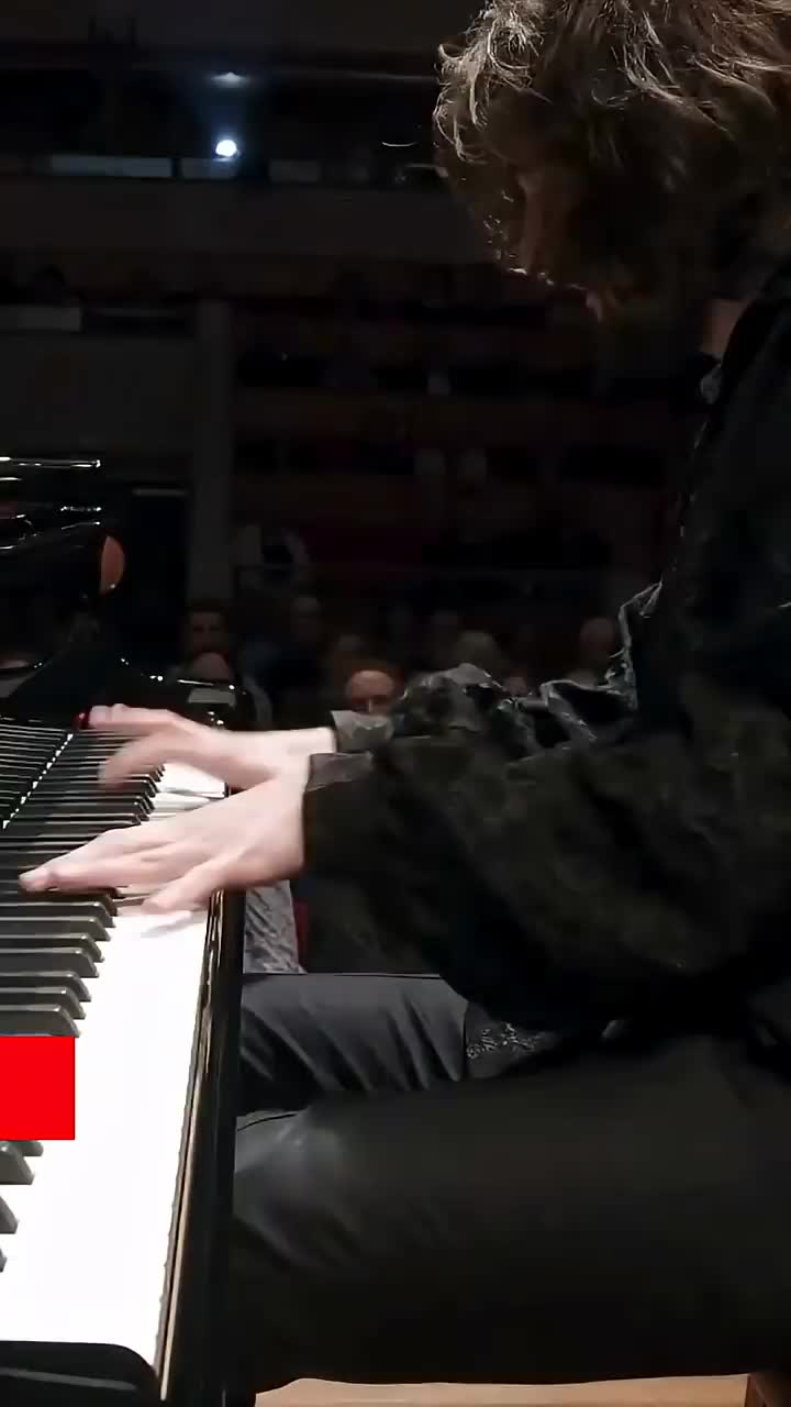 Александр Кашпурин стал победителем Международного конкурса пианистов в Утрехте