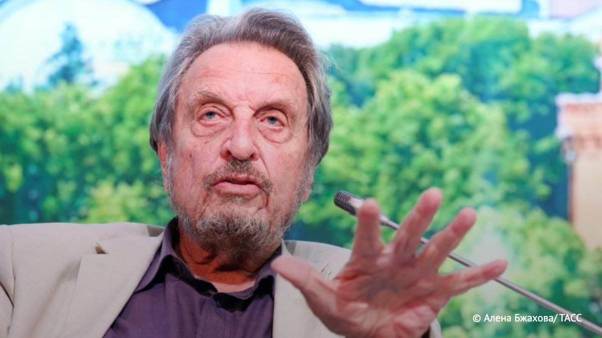 Отец Илона Маска Эррол посетивший Москву в июне назвал столицу идеальным городом а россиянок самыми красивыми женщинами в мире Москва настоящая жемчужина Все чисто и аккуратно Абсолютная безопасность Это идеальный город А русские женщины просто невероятные Они все могли бы быть моделями radiomirby