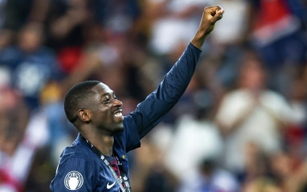 FIFA представила 11 претендентов на звание лучшего игрока 2025 года В список в частности вошли четыре игрока ПСЖ в том числе обладатель Золотого мяча Усман Дембеле Также в числе кандидатов Гарри Кейн Килиан Мбаппе Педри Рафинья и Ламин Ямаль Полный список опубликован на сайте Международной федерации футбола В прошлом году обладателем приза стал бразильский нападающий Реала Винисиус Жуниор Подписаться на Говорит Москва Telegram VK MAX