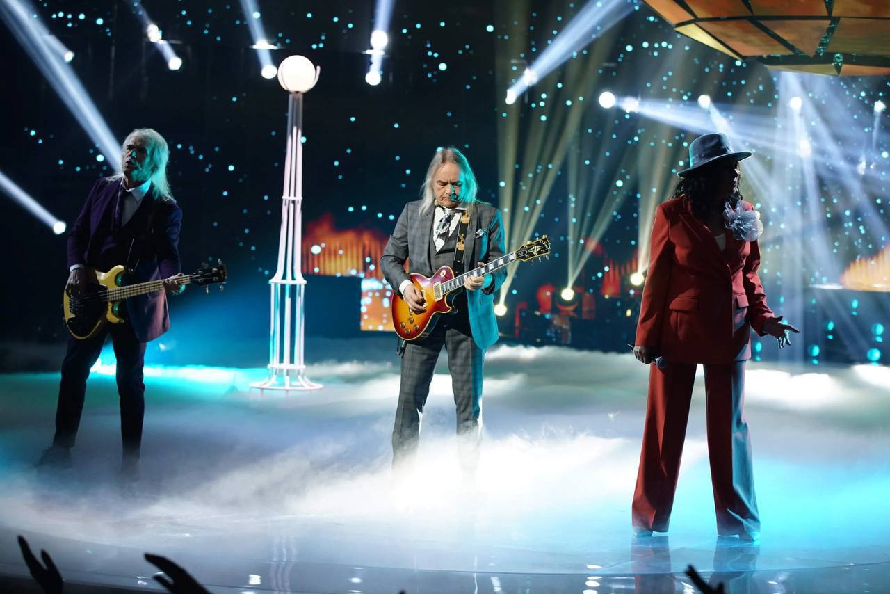 На 70 м году жизни скончался Юрий Рыманов уроженец Кстова и экс гитарист группы Любэ Помимо Любэ Юрий Рыманов вместе с Владимиром Высоцким выступал в составе ВИА Шестеро молодых Подписаться на нас в MAX