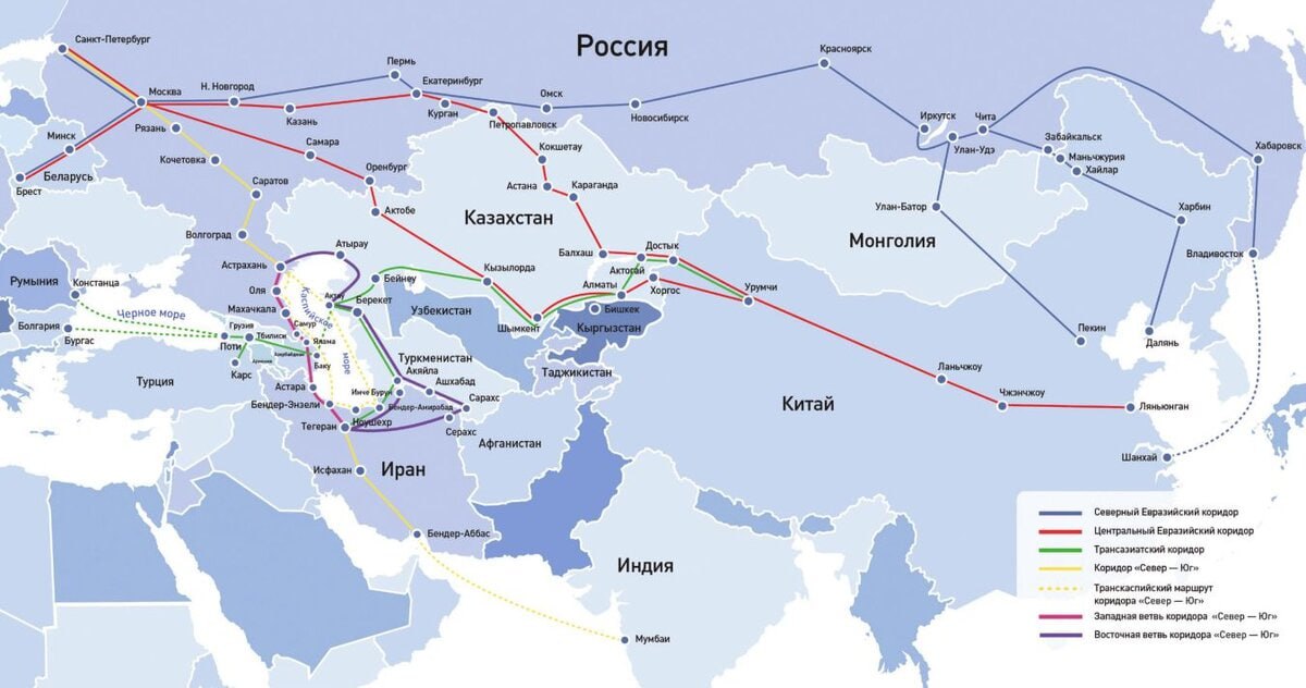 Министр по таможенному сотрудничеству Евразийской экономической комиссии Руслан Давыдов принял участие в пленарной сессии международного форума Евразийский логистический день организованного Ассоциацией Европейского бизнеса и Координационным советом по трансъевразийским перевозкам В своем выступлении он подробно рассказал о работе таможенного блока Комиссии по содействию развитию евразийской логистики Внедрение навигационных пломб реализация Соглашения о единой системе таможенного транзита важные шаги которые будут способствовать развитию перевозок по территории Евразийского экономического союза подчеркнул министр ЕЭК Руслан Давыдов рассказал что находящийся в финальной стадии подготовки пакет поправок в Таможенный кодекс ЕАЭС отражает предложения бизнес сообщества и содержит нормы для повышения логистического потенциала ЕАЭС Среди них отмена декларирования контейнеров расширение применения электронных документов регулирование каботажных и контрейлерных перевозок Глава таможенного блока ЕЭК обратил внимание на важность развития пограничной инфраструктуры для развития транзитной привлекательности Союза Он подчеркнул важность работы Комиссии по формированию единых обязательных требований к обустройству и оснащению пунктов пропуска Использование цифровых технологий в пунктах пропуска позволяет быстро обрабатывать информацию о перемещаемых товарах и транспортных средствах через таможенную границу и значительно повышать объемы такого перемещения за счет сокращения времени контрольных процедур отметил министр ЕЭК Учитывая важность этой работы развитие скоординированного развития пунктов пропуска через таможенную границу ЕАЭС заложено и в план по реализации Декларации о дальнейшем развитии экономических процессов в рамках ЕАЭС ЕАЭС форум логистика транзит навигационные пломбы
