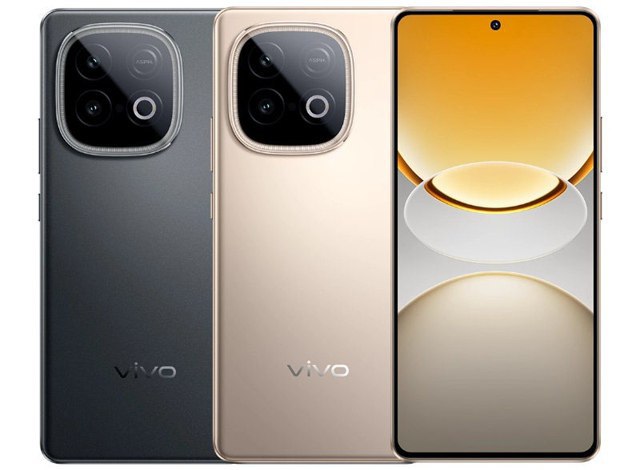 Анонсирован смартфон Vivo Y300 GT с Dimensity 8400 и батареей на 7200 мА·ч по цене от $262 Компания Vivo представила в Китае смартфон Vivo Y300 GT среднего уровня, похожий спецификациями на модель iQOO Z10 Turbo, анонсированную в прошлом месяце. Vivo Y300 GT оснащён 6,78-дюймовым AMOLED-дисплеем с разрешением 2800 × 1260 пикселей, частотой обновления 144 Гц и пиковой яркостью 5500 кд/м². Экран поддерживает цветовую гамму DCI-P3, технологию HDR10+ и технологию затемнения DC Dimming. Панель сертифицирована SGS, что подтверждает низкий уровень вредного для глаз синего света и отсутствие мерцания. Смартфон базируется на 4-нм восьмиядерном чипе MediaTek Dimensity 8400 с частотой до 3,25 ГГц в сочетании с 8/12 Гбайт оперативной памяти LPDDR5 и до 512 Гбайт встроенной памяти UFS 3.1. Отвод тепла обеспечивает система жидкостного охлаждения 7K Ice Dome VC.