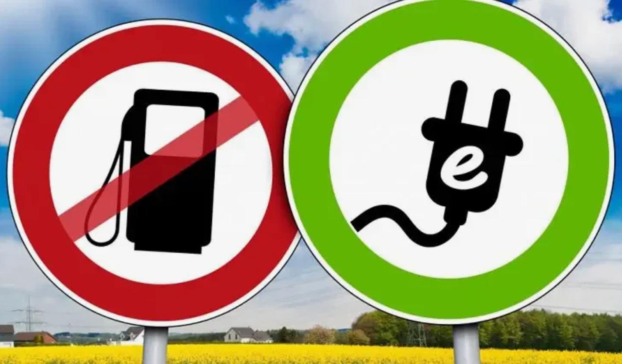 Европейские автопроизводители призывали Еврокомиссию отменить планы по запрету продаж авто с ДВС с 2035 года Пишут что решение о запрете принималось в иных условиях и должно быть скорректировано в соответствии с реалиями сегодняшнего дня Ранее писали что вместо перехода на электромобили в Европе развивается тенденция на переход к гибридным автомобилям В письме отмечается что Европа сталкивается с почти полной зависимостью от Азии для цепочки создания стоимости аккумуляторных батарей неравномерным распределением зарядной инфраструктуры более высокими производственными издержками включая цены на электроэнергию и обременительные тарифы со стороны ключевых торговых партнеров такие как 15 ная пошлина на экспорт автомобилей из ЕС в США Также обращают внимание что доля рынка электромобилей все еще далека от планового уровня Так доля BEV легковом сегменте около 15 на микроавтобусов примерно 9 а грузовиков 3 5 Для перехода на электромобили необходимы более явные стимулы для потребителей включая снижение затрат на зарядку субсидии на покупку электромобилей и снижение налогов Т е в текущих условиях это невозможно По мнению европейского автомобильного лобби технологическая нейтральность должна быть основным регулирующим принципом гарантирующим что все технологии могут способствовать декарбонизации Электромобили будут лидировать но также должно быть место для гибридов подключаемых к сети автомобилей с увеличенным пробегом автомобилей с высокоэффективным двигателем внутреннего сгорания