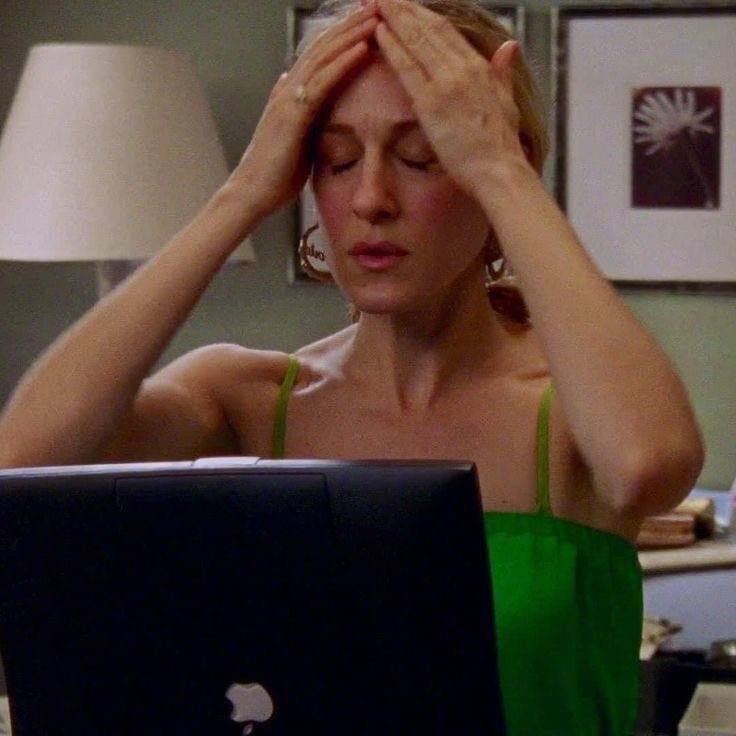 Умственная работа выматывает сильнее физической Ученые выяснили что мозг устает сильнее мышц Поэтому офисному планктону нужно отдыхать 2 3 часа В то время как работники которые выполняют физическую работу могут расслабиться за 1 2 часа Но тут важно помнить что полноценный отдых это смена деятельности а не просто скроллинг ленты на диване Лучше отдать предпочтение прогулкам или разминкам Так что отлипаем от своих кампуктеров и идем на растяжку   Gala Написать нам Здоровье