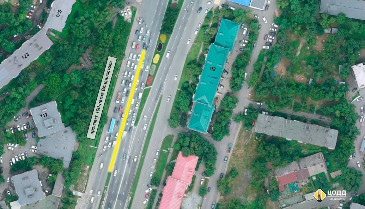 Во Владивостоке появятся новые разделительные столбики для борьбы с нарушителями ПДД До конца лета в трех ключевых точках города установят делиниаторы: 1 На Океанском проспекте, 165 съезд с эстакады в сторону Первой Речки 2 На проспекте 100-летия Владивостока, 125 от остановки «Заря» к ул. Русской 3 На Океанском проспекте, 20 перекресток с ул. Фонтанной Новые технические средства предотвратят опасные маневры и упорядочат движение. На перекрестке у Фонтанной демонтируют старые делиниаторы у пешеходного перехода.
