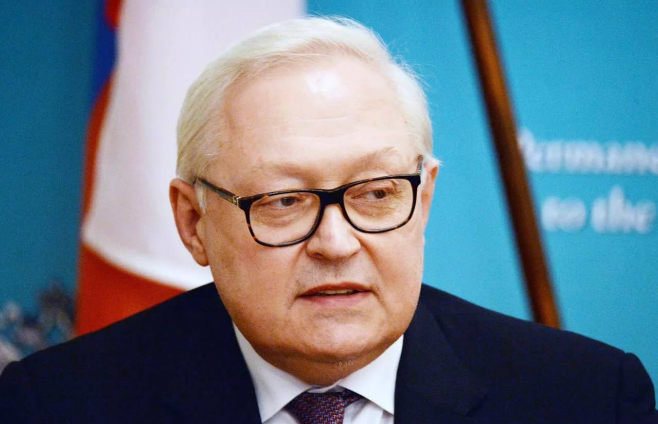 Россия рассчитывает, что прямой контакт с Украиной в Стамбуле состоится, заявил замглавы МИД РФ Сергей Рябков. При этом дипломат подчеркнул, что российско-американские контакты по урегулированию конфликта не прерываются, но термин "координация" в случае подготовки переговоров в Турции неприменим.