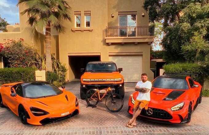 Криптотрейдер Роман Новак известный как друг Дурова обманул инвесторов на 500 миллионов и сбежал из России Сообщается что в проект Новак зазывал людей ссылаясь на связи с Павлом Дуровым и в итоге в него вложились бизнесмены из Китая Украины и даже один депутат Госдумы В итоге Новак сбежал с деньгами и скрылся в ЮАР