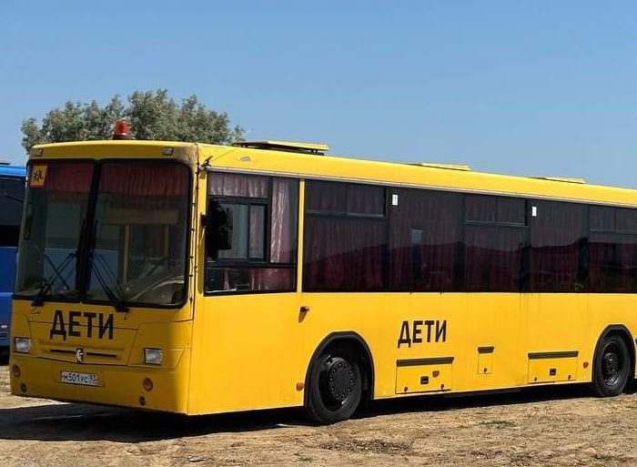 Бесплатные автобусы организованы для детей из хутора Копанского в детский сад Воспитанников детского сада 219 закрывающегося на капитальный ремонт перераспределили по другим садам Большинство детей будут ходить в детский сад 163 в поселке Колосистом Городская дума приняла решение о бесплатном подвозе детей четырьмя специальными автобусами утром и вечером Финансирование возьмет на себя городской бюджет kub news ru