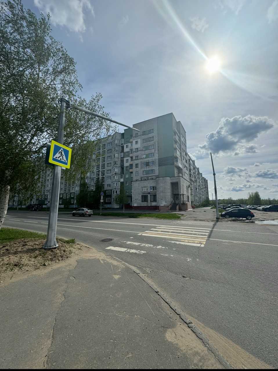 Прокуратура г Северодвинска выявила нарушения закона при заключении муниципального контракта Проведенной прокуратурой города Северодвинска проверкой в деятельности органа местного самоуправления выявлены нарушения требований законодательств в сфере закупок Установлено что между администрацией Северодвинска и индивидуальным предпринимателем как с единственным поставщиком заключено два контракта на поставку и установку четырех опор для выполнения работ по капитальному ремонту автомобильной дороги на пересечении улицы Ломоносова и бульвара Строителей в городе Северодвинске совокупная цена которых превышает 600 тыс рублей  Указанные контракты искусственно раздроблены так как заключены с одним лицом преследуют единую цель профинансированы за счет средств местного бюджета в рамках одной муниципальной программы и объекта при этом действия заказчика направлены лишь на формальное соблюдение требований к закупкам у единственного поставщика установленные Федеральным законом от 05 04 2013 44 ФЗ Подробнее о мерах прокуратуры здесь   epp genproc gov ru ru proc 29 mass media news regional e8317605