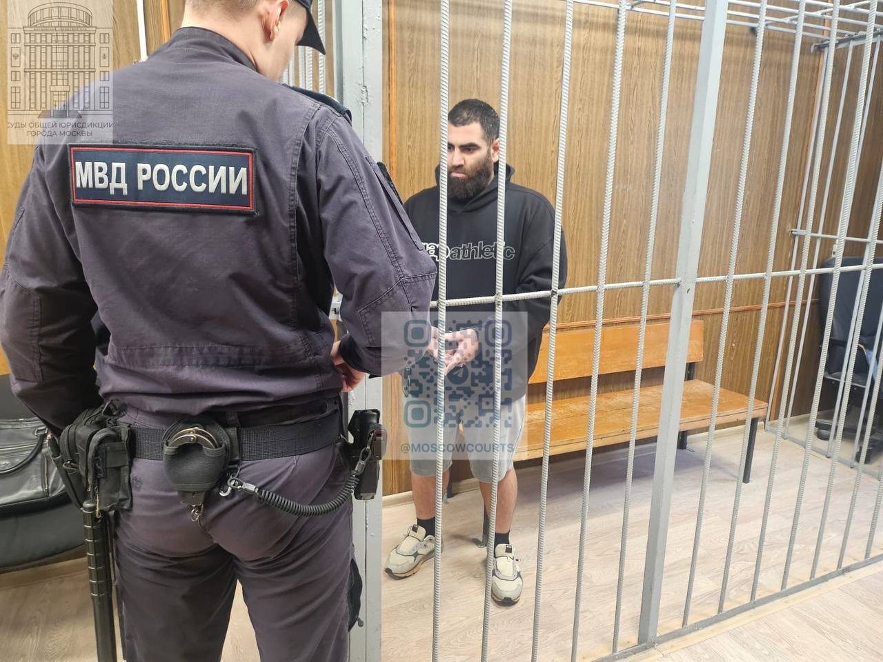 Арсену Маркаряну продлили арест до 9 ноября Решение вынес Таганский суд Москвы Теперь блогер раскаялся и готов сотрудничать со следствием Напомним что Маркаряну грозит до пяти лет тюрьмы или штраф от двух до пяти миллионов рублей если его признают виновным в оскорблении памяти защитников Отечества Подписаться на tv360 I Обратная связь I Чат 360 I Наш канал в MAX