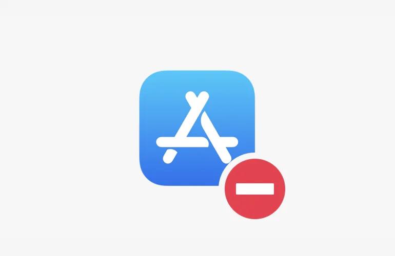 Apple под ударом почему проверки App Store могут обернуться скандалом Американская организация Tech Transparency Project опубликовала расследование которое поставило Apple в крайне неудобное положение По данным экспертов в App Store обнаружены десятки приложений которые формально связаны с компаниями из санкционного списка Минфина США А это значит что американским корпорациям вести с ними бизнес нельзя Всего специалисты нашли 52 таких приложения Среди них оказались проекты имеющие отношение к российским банкам включая структуры связанные с Газпромбанком Дополнительные вопросы вызвали и приложения китайской Xinjiang Production and Construction Corps организации попавшей под санкции за причастность к репрессиям в Синьцзяне По информации источников разработчики пытались маскировать своё происхождение меняли названия указывали подставных издателей и использовали разрозненные ссылки чтобы обойти проверку Проблемы коснулись не только Apple Google также обнаружила у себя подобные приложения компания уже удалила восемнадцать из них Apple удалила тридцать пять однако юристы компании утверждают что далеко не все упомянутые программы действительно нарушают санкционное законодательство При этом в Apple обещают усилить процесс модерации чтобы избежать повторения ситуации Чем закончится эта история пока неизвестно Но очевидно одно разработчикам российских банковских приложений теперь будет куда сложнее пробраться в международные магазины под видом безобидных сервисов appleinside apple appleinside appstore