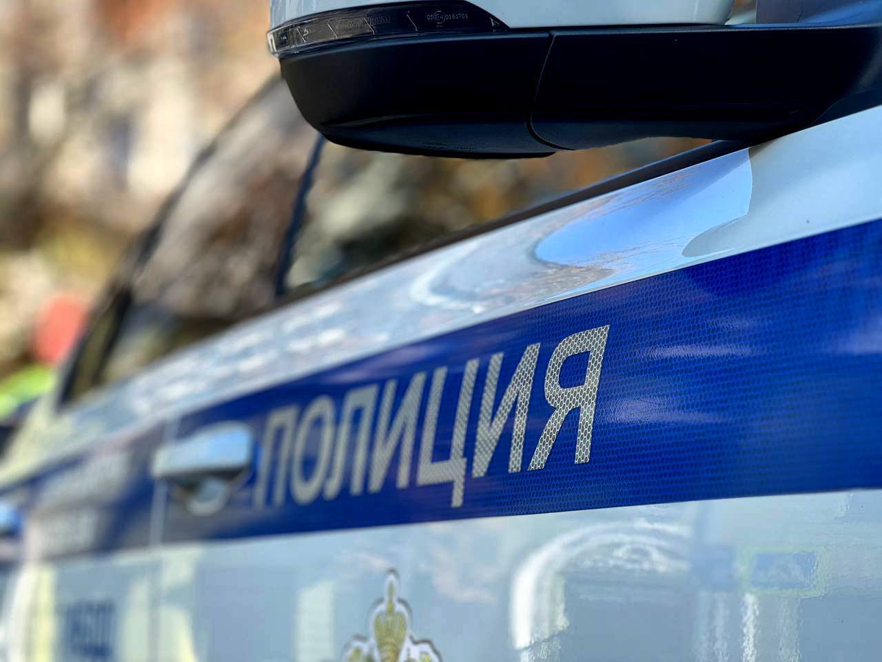 В Острогожском районе неизвестный водитель сбил пешехода и скрылся Накануне около 02 00 на автодороге Острогожск Лесное Уколово в Острогожском районе произошло ДТП Водитель неизвестного автомобиля сбил 42 летнего мужчину который впоследствии скончался на месте до прибытия медиков Подписывайтесь на канал РИА Воронеж в Max