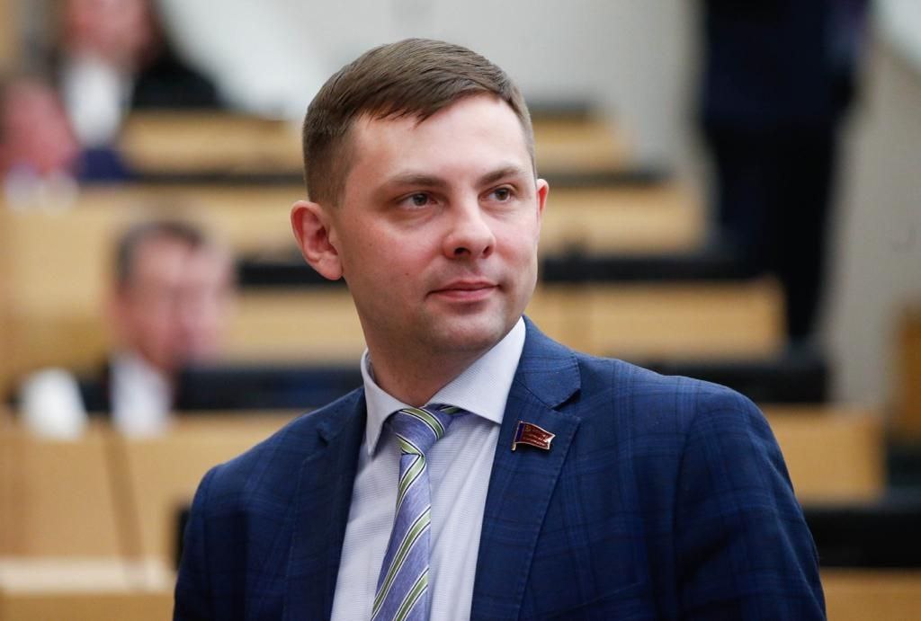 Олег Михайлов, Первый секретарь Коми Рескома КПРФ и Депутат Госдумы, анонсировал специальный стрим на своей персональной странице в "ВКонтакте". В эфире он обсудит выборы в Коми и причины, по которым коммуниста не допускают к участию в выборах. Начало стрима — 13 июля в 17:00. Ссылка на страницу
