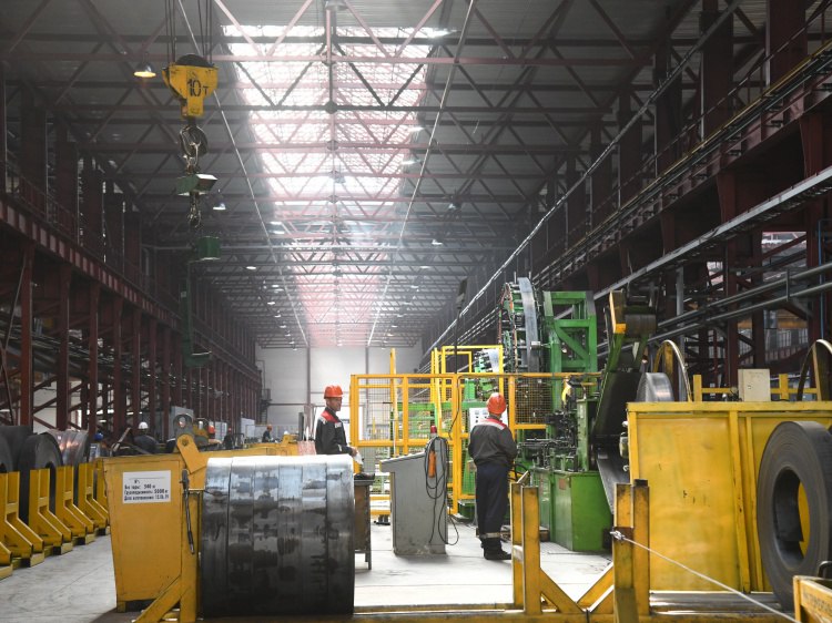 В Волгоградской области реализуют 325 проектов стоимостью 42 миллиарда рублей В Волгоградской области обсудили реализацию проектов и программ развития Как рассказали Волжский ру в региональной администрации с начала года в регионе работы проводились на 325 объектах капитального строительства реконструкции ремонта и благоустройства Уже полностью завершили 181 социально значимый проект на 144 процесс продолжается При этом более 100 объектов планируют сдать до конца года Подробнее на Волжский ру   www volzsky ru index php wx 16 wx2 81904 ВолжскийРу волжский vlz