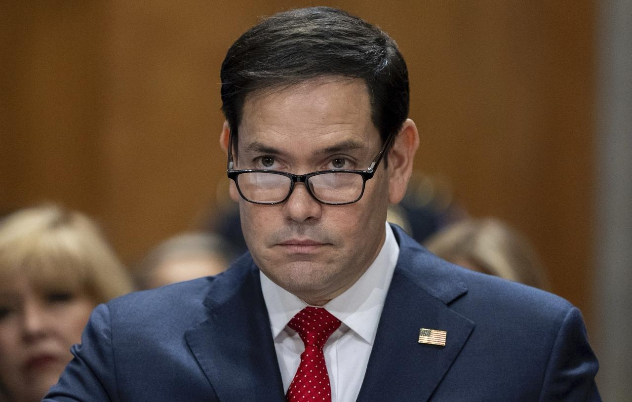 США выясняют какие условия урегулирования могут принять Россия и Украина заявил американский госсекретарь При этом Марко Рубио подчеркнул что только Вашингтон может разговаривать с обеими сторонами конфликта Мы вовлечены в эту войну но строго говоря это не наша война добавил он