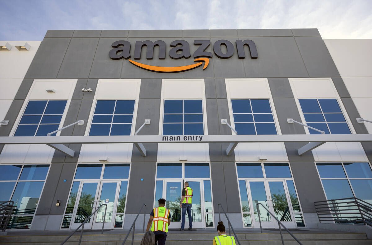 Разработчики Amazon пожаловались NYT, что нейросети повышают монотонность их работы. Компания «технически» не заставляет пользоваться ИИ, но программистам приходится — из-за сокращения сроков и увеличения объёма задач vc.ru/ai/2008865