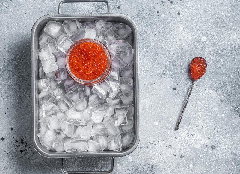 Чукотка врывается в гастротуризм Всё больше путешественников приезжают на Чукотку не только ради арктических пейзажей но и за кухней И было решено что в округе пройдёт серия крупных гастрономических фестивалей и уже 19 апреля на льду Анадырского лимана состоится первый из них Корфест Помимо традиционной массовой рыбалки гостей ждёт шоу с блюдами из корюшки Источник   Наш канал в MAX