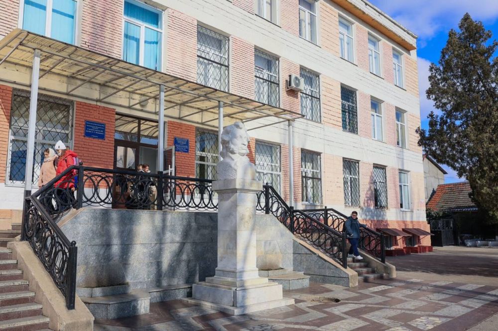С сегодняшнего дня у столичных школьников уроки по 30 минут Это распоряжение главы Тирасполя Илоны Тюряевой Напоминаем тепло в школы начнут подавать с 21 октября следующий вторник