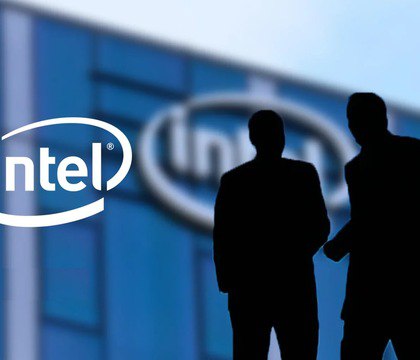 Intel расследует очередную утечку секретной информации на фоне массовых увольнений Intel обвиняет своего бывшего сотрудника в копировании около 18 000 внутренних файлов часть которых компания классифицирует как совершенно секретные Этот случай стал очередным инцидентом на фоне массовых увольнений в Intel По данным OregonLive бывший сотрудник Intel Цзиньфэн Ло проработал в компании более десяти лет и был уведомлен о прекращении трудового договора с датой увольнения в конце июля
