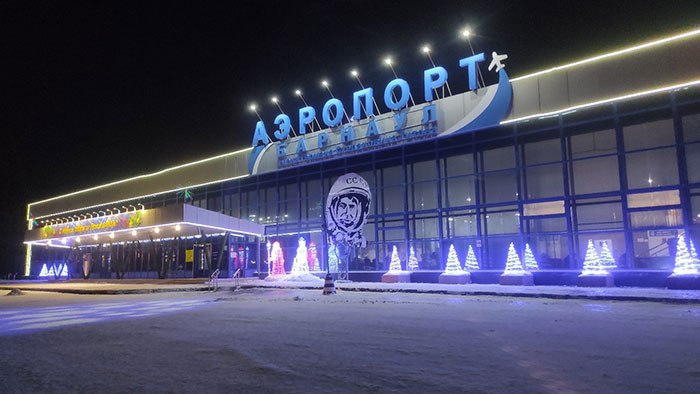 Самолёт со 160 пассажирами аварийно сел в Барнауле Самолёт Boeing 737 авиакомпании Nordwind летел из Сочи в Кемерово Но судно по технической причине совершило посадку в аэропорту Барнаула сообщила Западно Сибирская транспортная прокуратура 18 января На борту находилось свыше 160 пассажиров Воздушное судно временно отстранено от эксплуатации рассказали в ведомстве Подписаться Прислать новость Помочь бустами