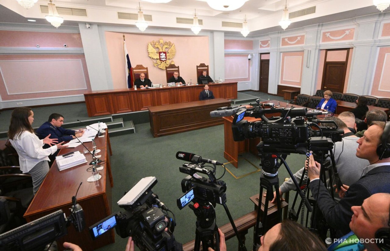 Справка из психдиспансера стала фактически обязательной для сделок с недвижимостью Эксперты Росконгресса считают что дело Долиной не оказало заметного влияния на рынок жилья но теперь пожилым собственникам стало сложнее продать квартиру Риелторы отказываются от сделок если у продавца нет дополнительного жилья Часть собственников уходит в аренду объем предложения растет В объявлениях стали указывать возраст как преимущество собственник младше 50 лет Подписаться на РИА Новости