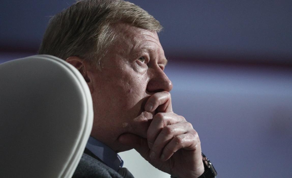 Финансовые претензии «Роснано» в арбитражном суде к экс-главе компании Анатолию Чубайсу и семи другим бывшим топ-менеджерам не имеют политического подтекста, сообщает ТАСС со ссылкой на представителя госкорпорации. «Попытки вызвать общественный резонанс были логично пресечены судом в интересах объективной оценки этого рутинного кейса», — сказал представитель «Роснано». Он отметил, что «Роснано» выдвигает судебные претензии лишь в случаях «исчерпания попыток реанимации и появления законных оснований к взысканию». «Иск по данному проекту сочетает в себе обе предпосылки», — добавил он. Иск к бывшему руководству госкорпорации о взыскании 3,9 млрд руб. и $20,45 млн поступил в Арбитражный суд Москвы в конце марта этого года. Помимо Анатолия Чубайса, среди ответчиков — бывшие топ-менеджеры корпорации. Все они занимали руководящие должности в структуре компании или в аффилированных с ней организациях. Фото: Андрей Любимов / РБК Читать РБК в Telegram