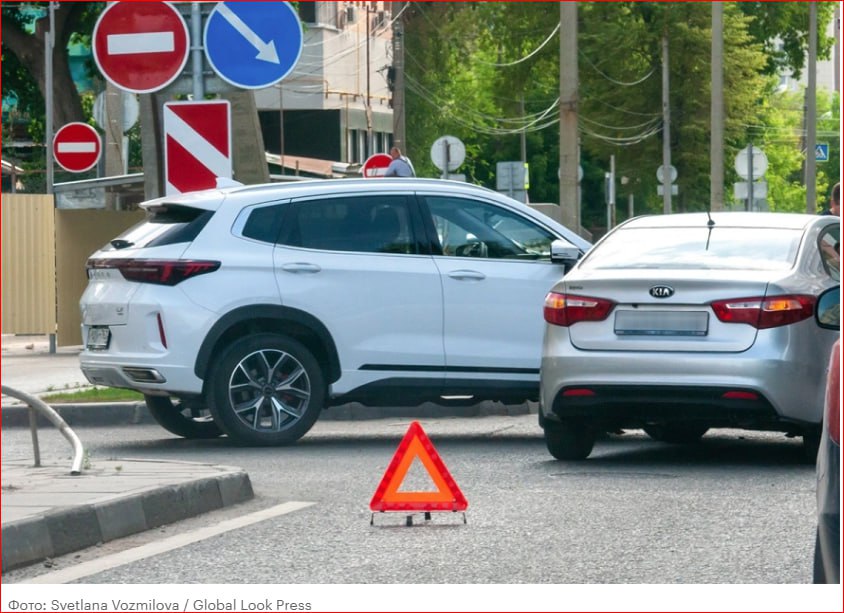 В России в октябре оформили более 32 тыс ДТП без участия ГАИ В целом за январь октябрь фотофиксацией ДТП воспользовались 268 тыс раз что почти в 1 5 раза больше по сравнению с показателем за аналогичный период 2024 года 179 6 тыс раз По итогам октября 2025 года число фотофиксаций ДТП через электронные сервисы при помощи европротокола достигло 32 730 что на 10 9 больше чем месяцем ранее При этом количество электронных извещений о ДТП увеличилось за прошлый месяц на 14 3 по отношению к сентябрю и достигло 6 8 тыс За январь октябрь 2025 года количество извещений выросло на 69 или почти в 1 7 раза до 53 9 тыс против 31 9 тыс за десять месяцев 2024 года Подпишись на канал ЦБДД МО