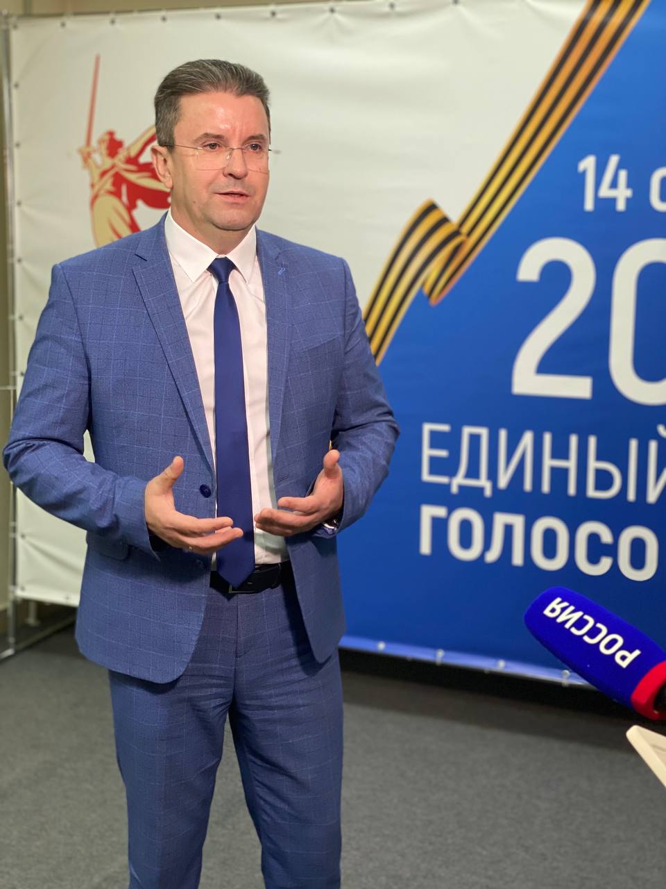 На заседании Облизбиркома заверен список кандидатов в депутаты Облдумы от политической партии «ЕДИНАЯ РОССИЯ» по одномандатным избирательным округам. Всего в списке 25 человек. Помимо этого принято решение о регистрации уполномоченного представителя политической партии. Им стал Константин Александрович Смык. ВК ОК Сайт