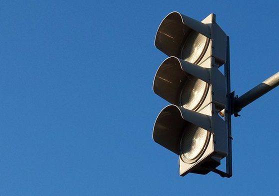 Вниманию водителей В связи с плановым отключением электроэнергии ориентировочно до 17 00 не работают светофорные объекты пр Мира ул Пограничная пр Мира ул Емельянова ул Пограничная 49 СОШ 3 tsugm Подписаться на Сахалин Авто