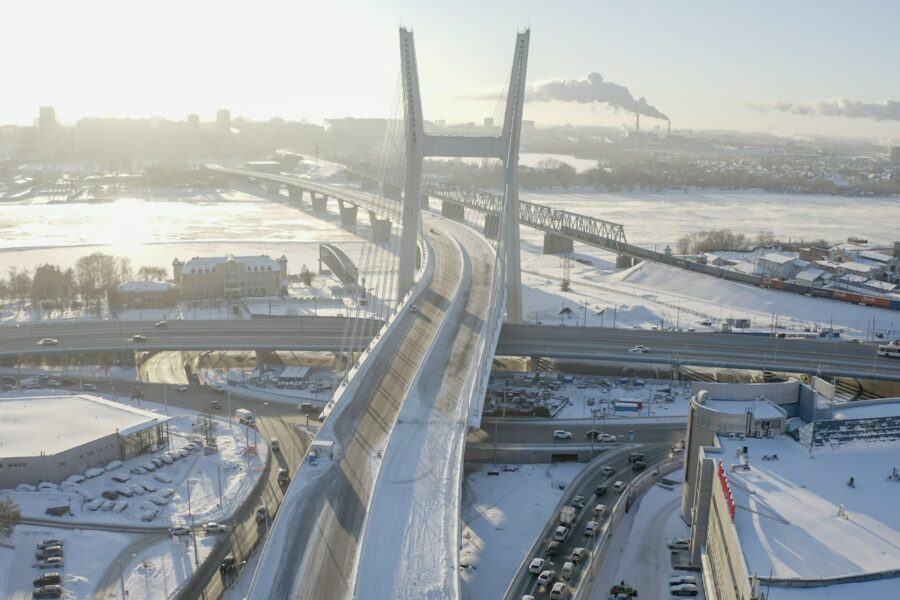 Стало известно когда откроется четвертый мост в Новосибирске Группа ВИС запускает движение по новому мосту через Обь в Новосибирске Это случится в ночь с 15 на 16 декабря 2025 года Транспорт начнёт движение по основному ходу переправы в 23 50 Подробнее читайте по ссылке INFOPRO54 Источник фото Группа ВИС