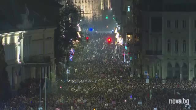 Массовые протесты в Болгарии: десятки тысяч требуют отставки правительства