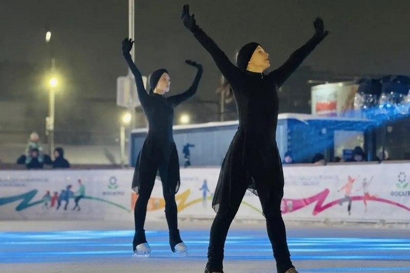 В Череповце на площади Химиков заработал каток Каток Зимняя сказка будет работать каждый день с 10 до 21 30 продолжительность сеанса час Источник cherinfo ru news 143842 cherinfo ru news 143842 v cerepovce na plosadi himikov zarabotal katok