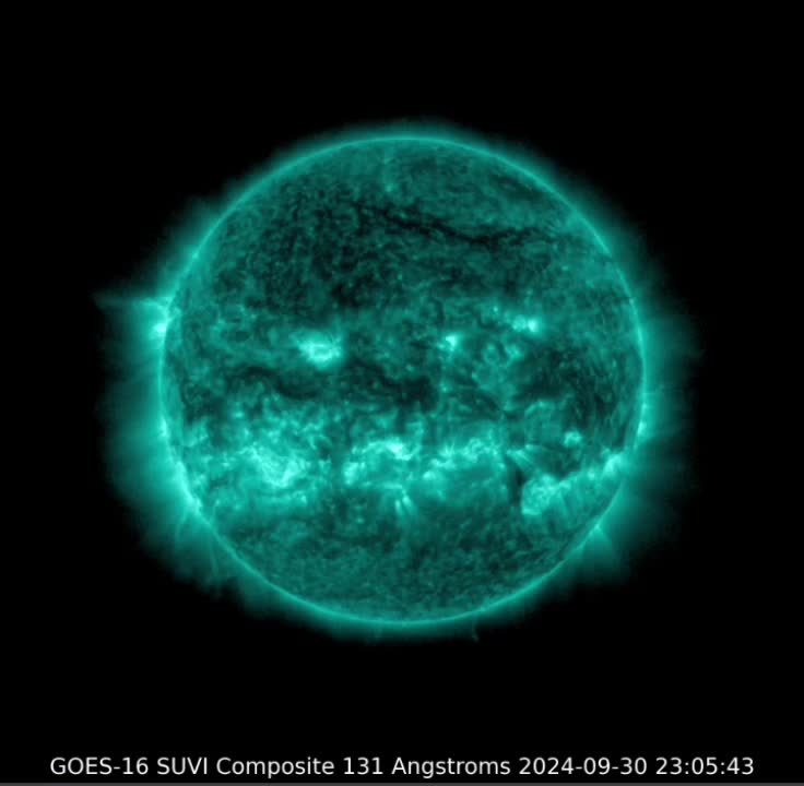 Солнечная вспышка класса М 7.6 и корональный выброс массы ожидают полярные сияния