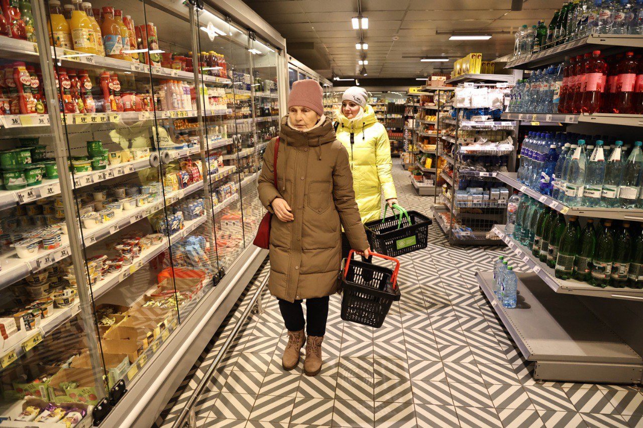 Продукция Челябинской области вошла в число лучших товаров России gubernia74 ru articles society 1137543 Продукты агропредприятий Челябинской области стали победителями всероссийского конкурса 100 лучших товаров России сообщает министерство сельского хозяйства региона По итогам федерального этапа 10 видов продукции были удостоены звания Лауреат а 19 стали Дипломантами Два производителя получили наивысшую награду конкурса вошли в Золотую сотню России за свои лакомства и мучные изделия Один из них также завоевал специальную награду Вкус качества t me chgub