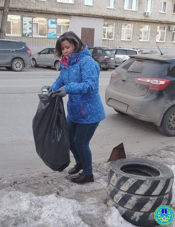 Санитарная пятница в Ульяновске  21 марта специалисты МБУ "Управление гражданской защиты г. Ульяновска" активно приняли участие в организованной по поручению главы города Александра Болдакина санитарной пятнице. В ходе мероприятия команда убрала мусор и сняла несанкционированную рекламу по ул. Верхнеполевой  и ул. Гагарина  от кольца Нариманова до ул. Орлова .  Восстановление чистоты в нашем городе — это общая задача каждого из нас.  Призываем всех граждан соблюдать чистоту, бережно относиться к окружающей среде и не оставлять мусор после себя. Вместе мы сделаем наш город чище и красивее!  #Спасатели #УГЗ #Ульяновск #Ульяновск73 #Службаспасения #еддс #санитарная_пятница #внимание #еддс #псс #sos #ооо ooo #ugz_ul #gochs #llZ #УГЗ_8422 #псс_угз_8422 #8ЧZZ #7З_8422