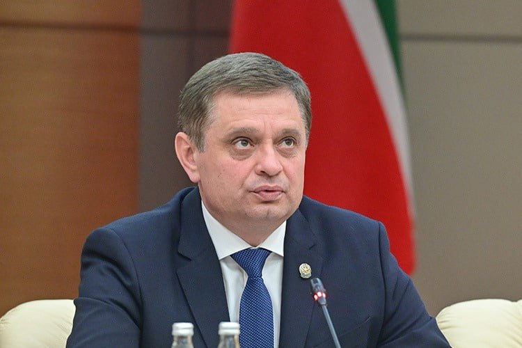 Александр Шадриков покинул пост главы Минэкологии Татарстана Он переходит на работу в Москву об этом стало известно Вечерней Казани Шадриков руководил Минэкологии республики с 2018 года   Вечерка в MAX в Telegram