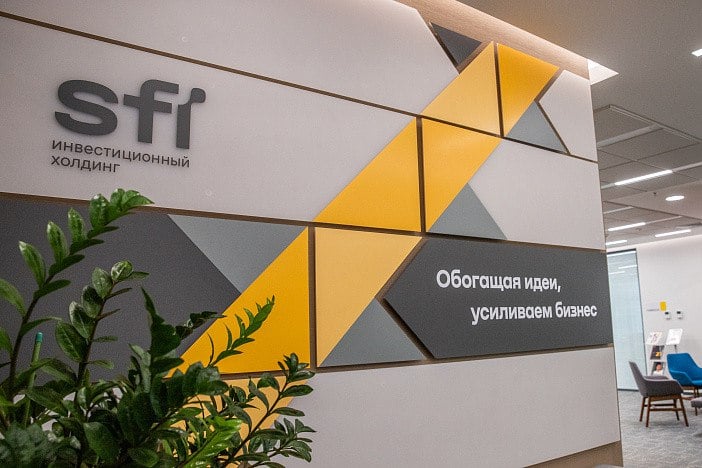 ЭсЭфАй #SFIN, #дивиденды  SFI создал компанию для владения акциями публичных компаний  SFI учредил ООО «ЭсЭфАй КЭПИТАЛ», на баланс которой будут переданы акции «М.Видео» и, возможно, казначейские акций самого SFI. Перевод акций «М.Видео» позволит убрать влияние переоценки стоимости этих бумаг на прибыль SFI по РСБУ, что позволит более точно прогнозировать финансовый результат. Именно прибыль по РСБУ является базой для расчета дивидендов, выплачиваемых акционерам SFI, отмечает компания.  Источник: sfiholding.ru